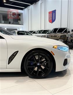 بي ام دبليو 8 الفئة